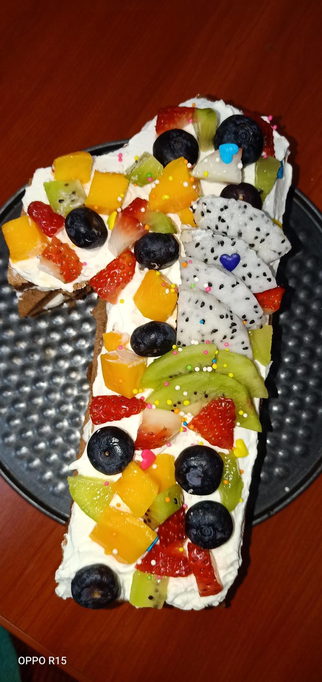 数字生日蛋糕（不用抹面技巧，新手也能搞定的高颜值水果裸蛋糕）