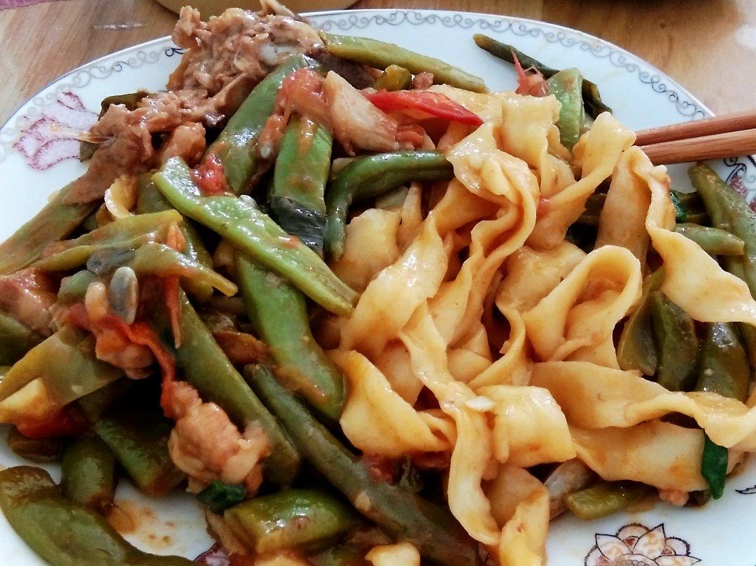 堂妈小厨——豆角番茄焖面