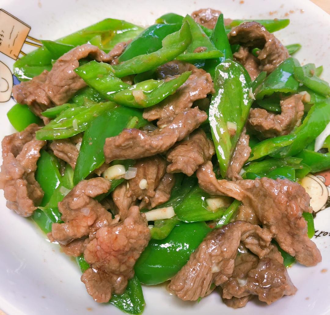 小妮子变变变做的青椒炒牛肉