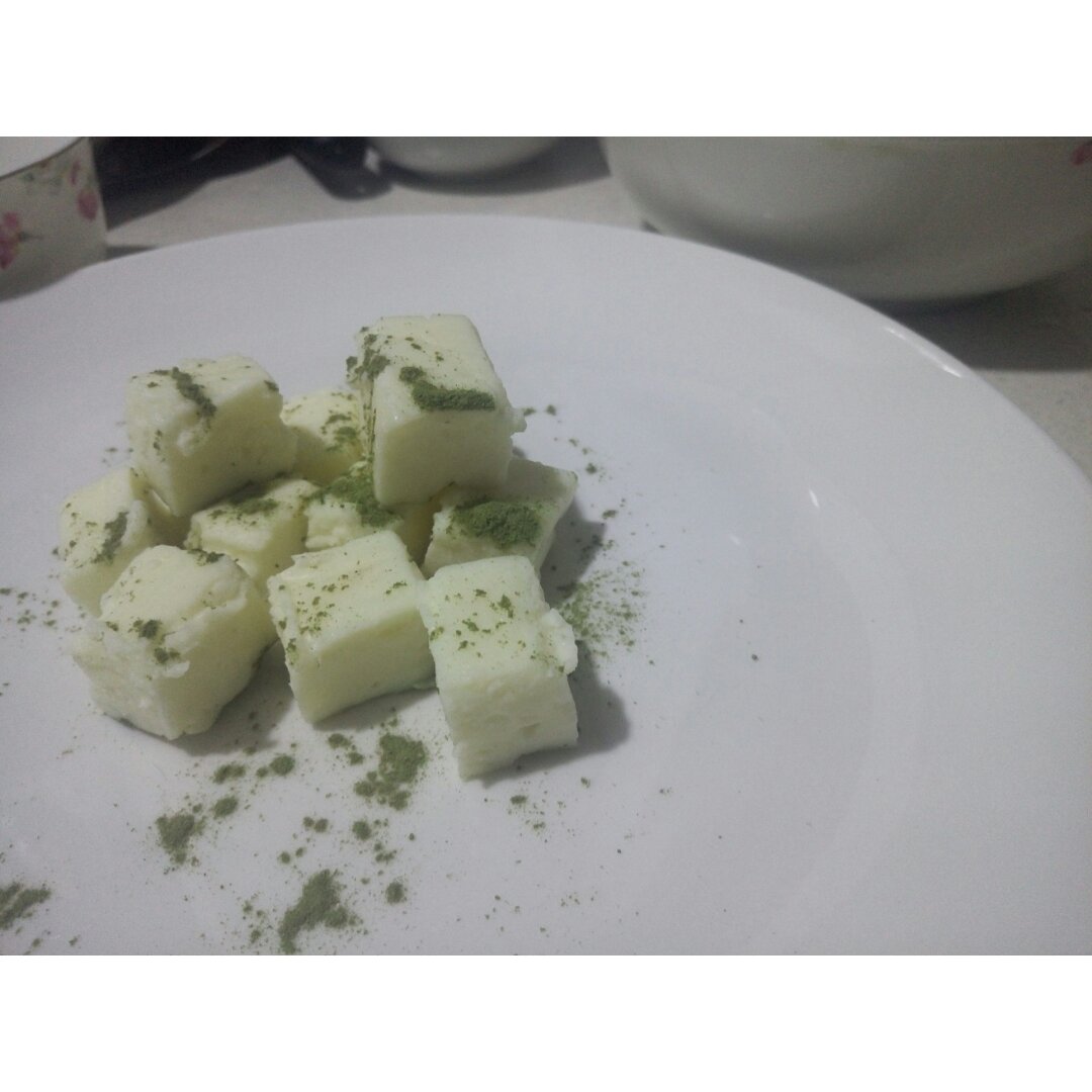 「椰丝牛奶小方」媲美85℃