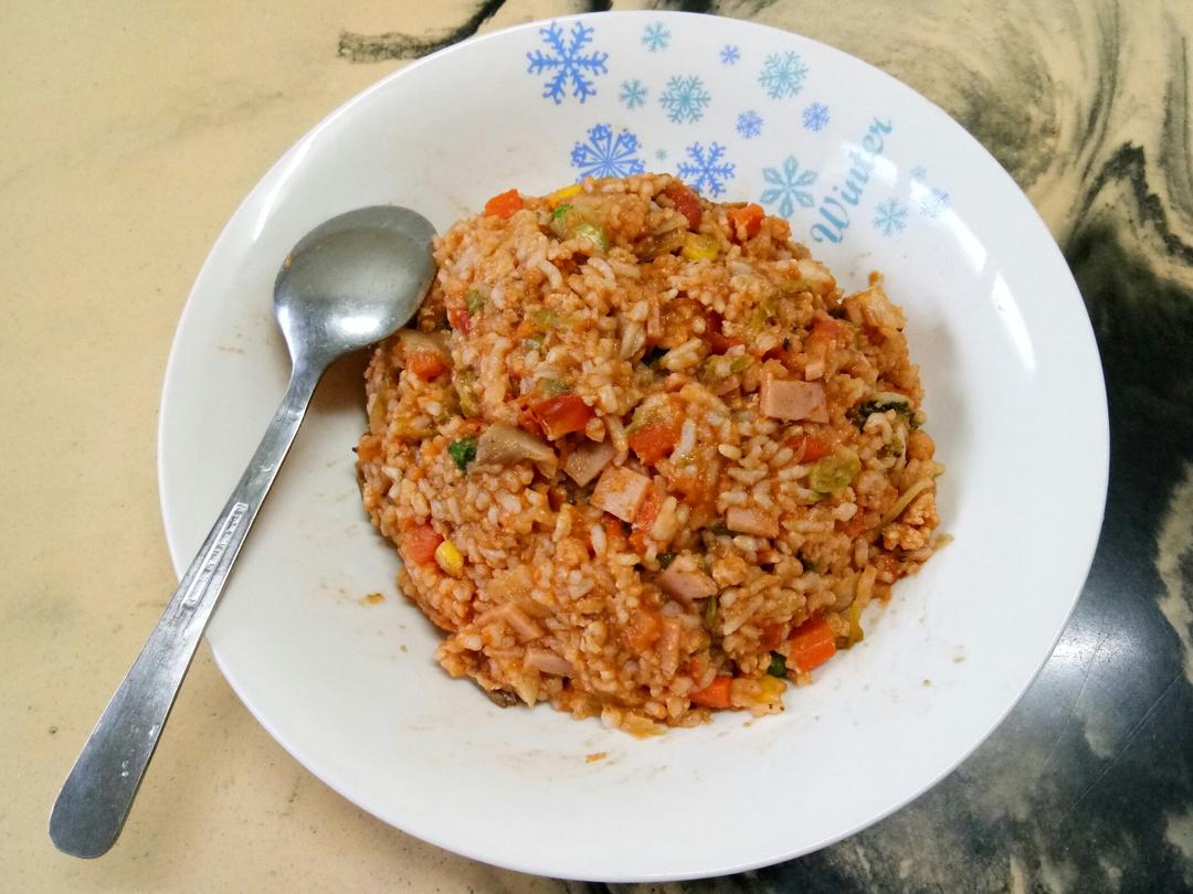 健康低脂番茄杂蔬炒糙米饭