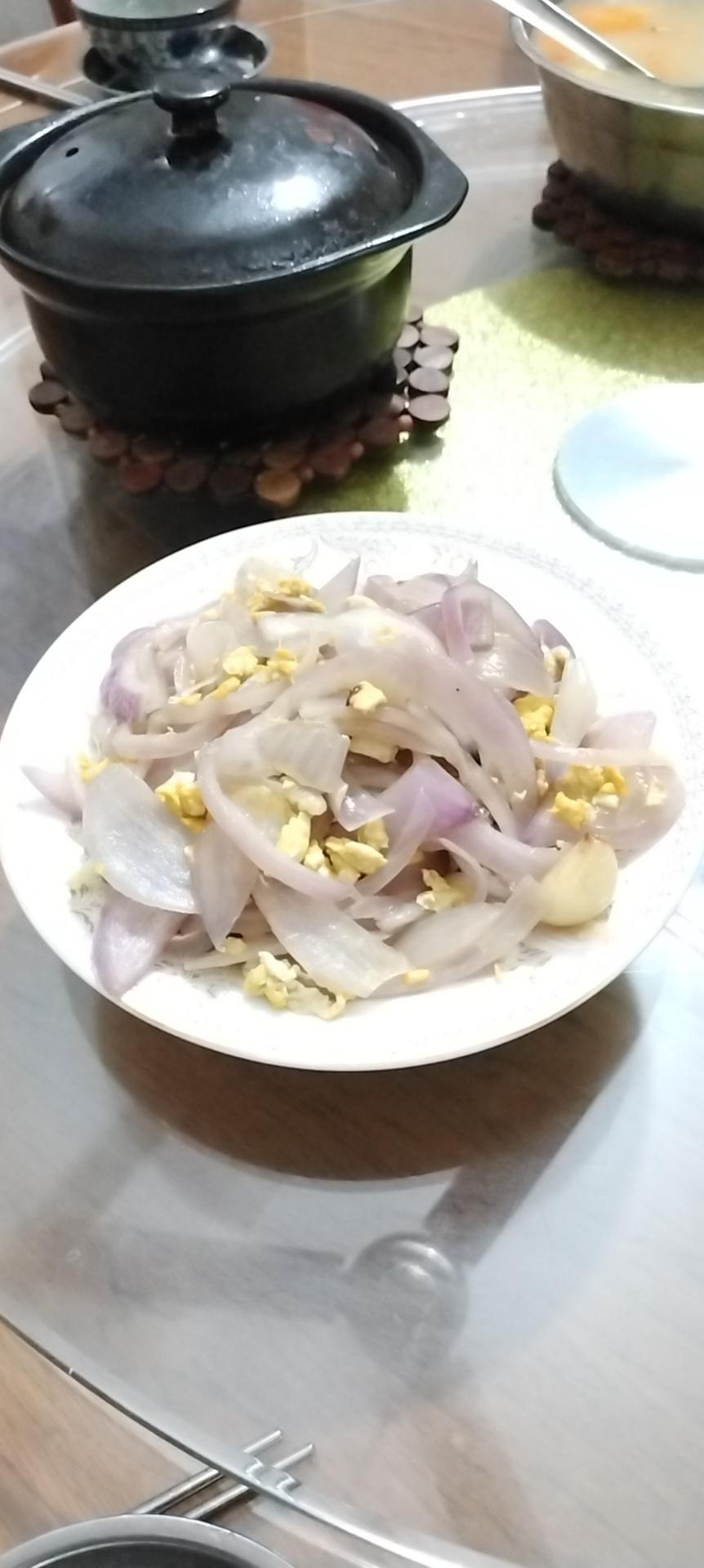 洋葱炒鸡蛋（5分钟快手菜）
