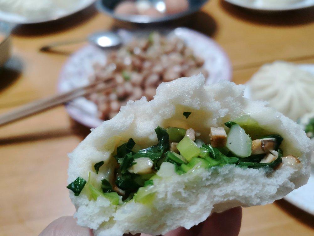 青菜香菇包子