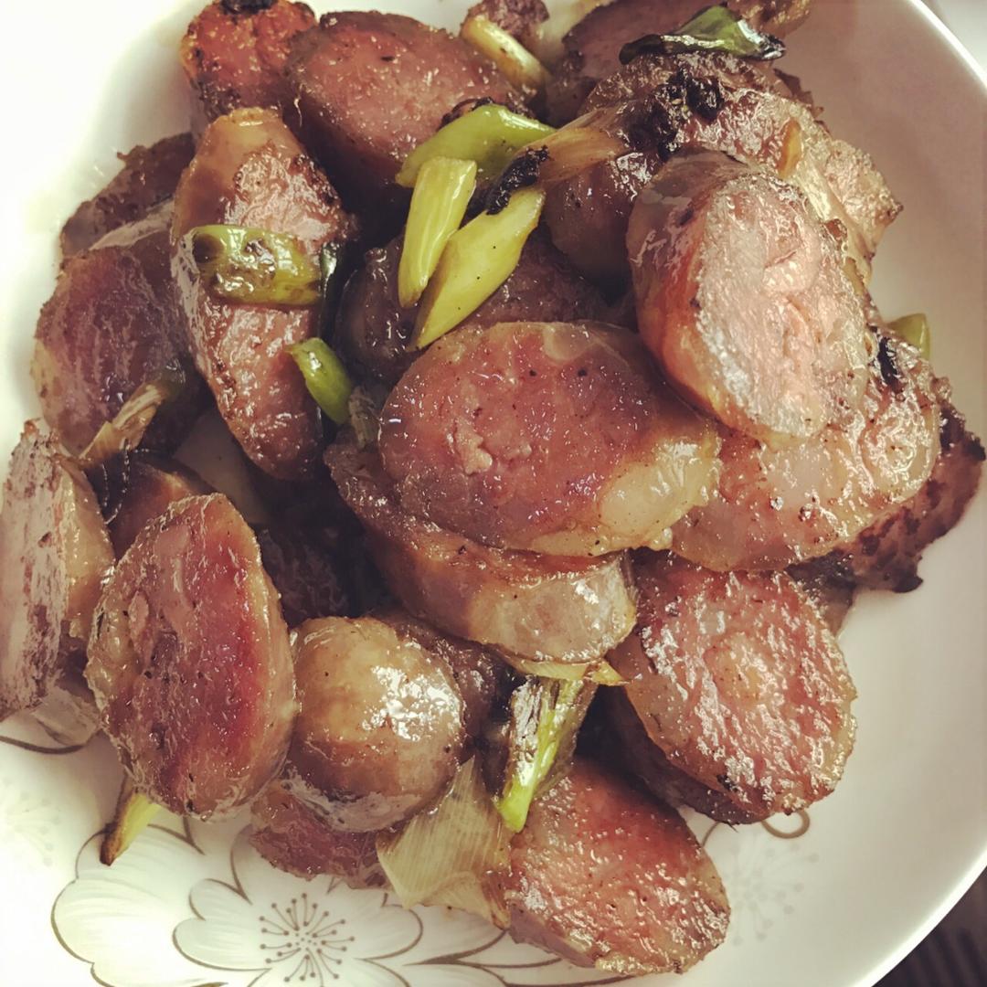 大蒜炒香肠