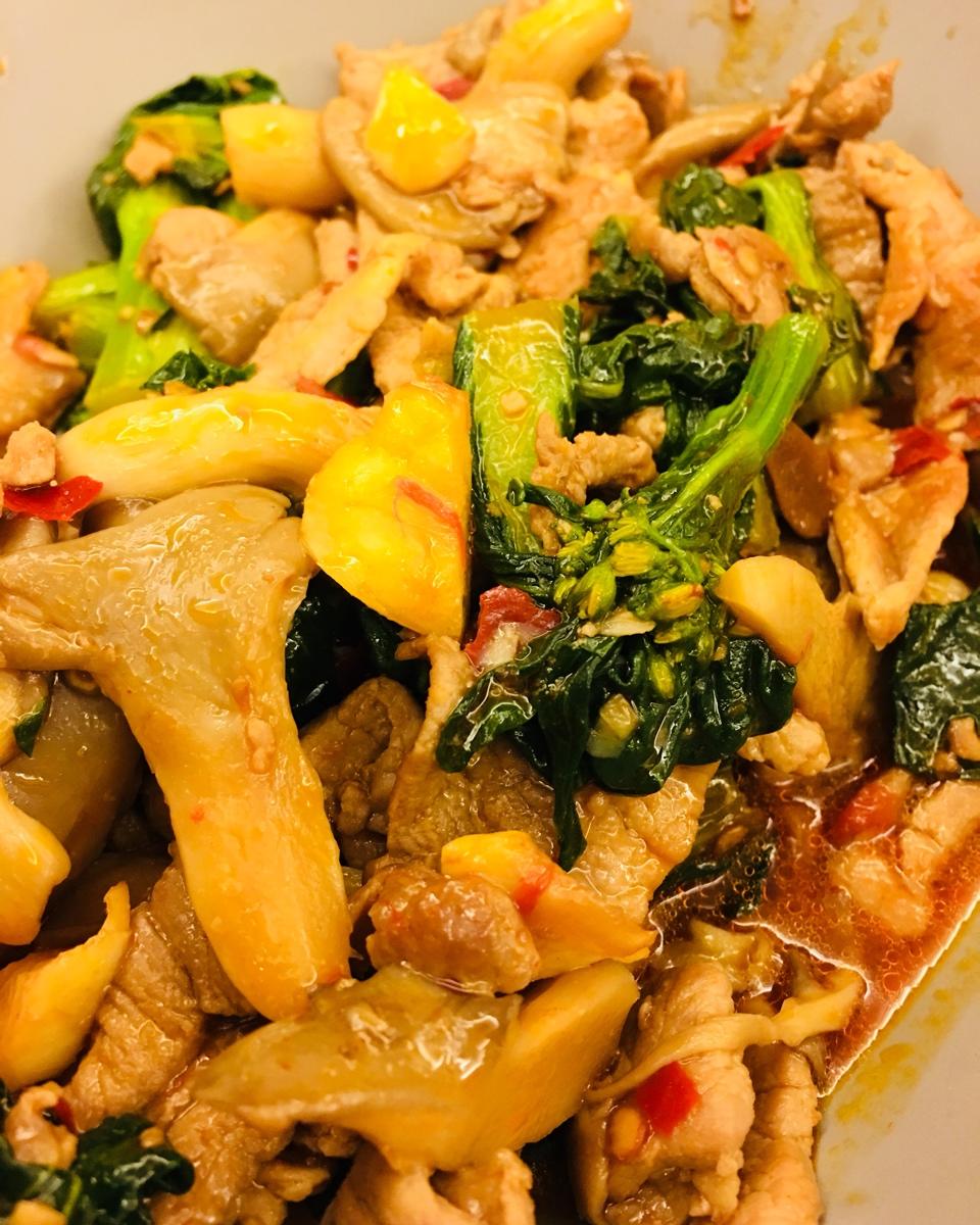 青菜蘑菇炒肉片