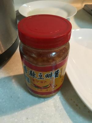 豆瓣酱焖鸡肉的做法 步骤3