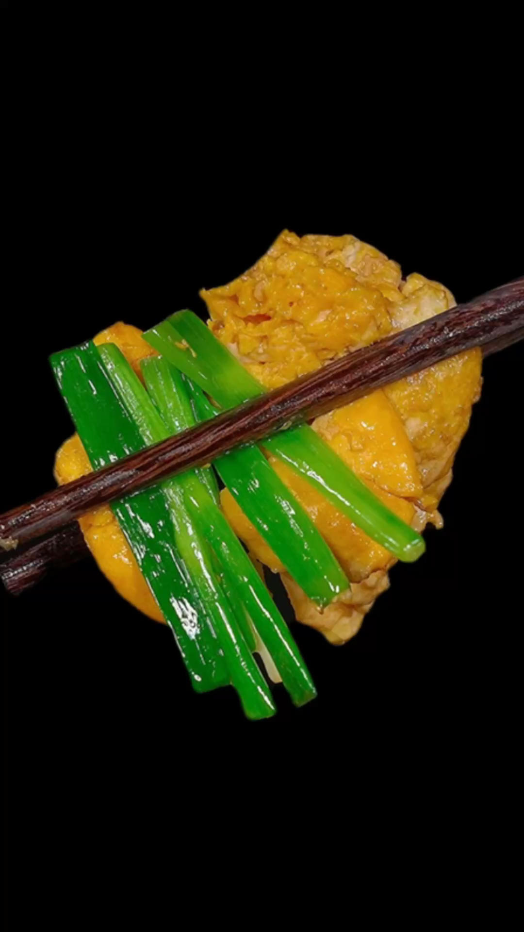 万万没有想到，一把普通的小葱和公鸡蛋就能做出一道这样好吃又下饭的美食