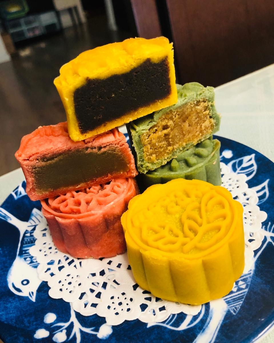 彩色桃山皮月饼