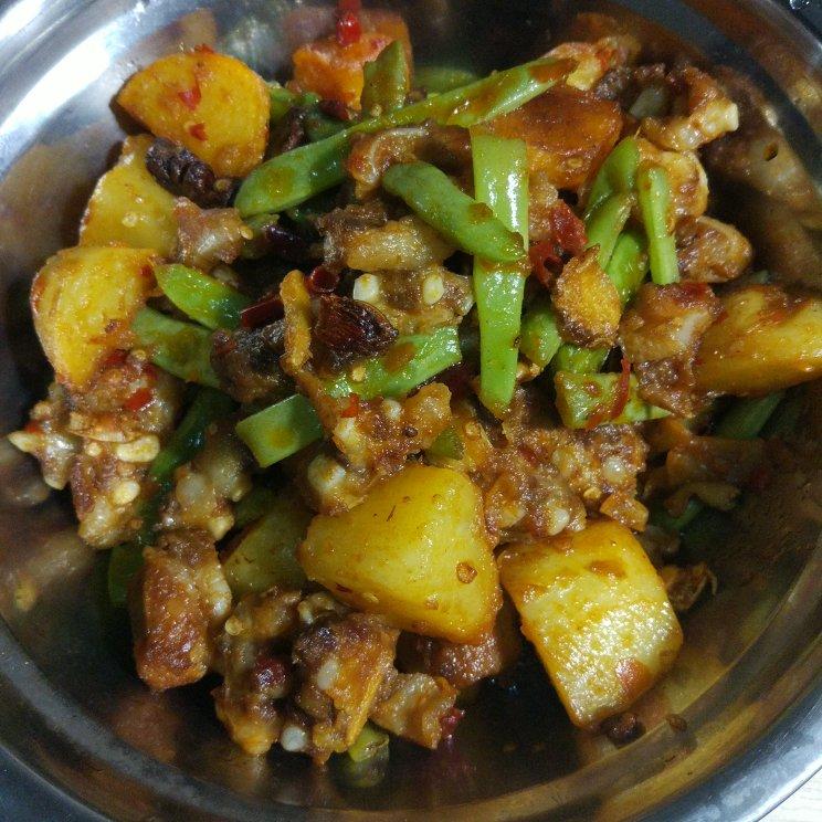 川味土豆烧排骨