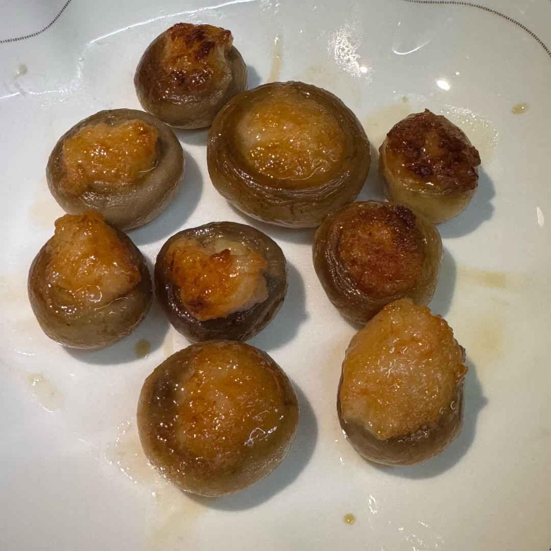 一口爆汁的虾滑酿口蘑