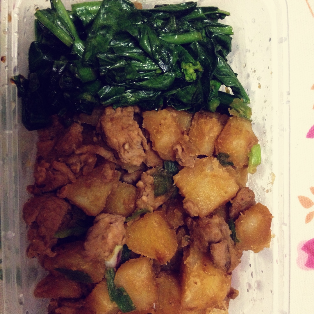 土豆炖鸡块