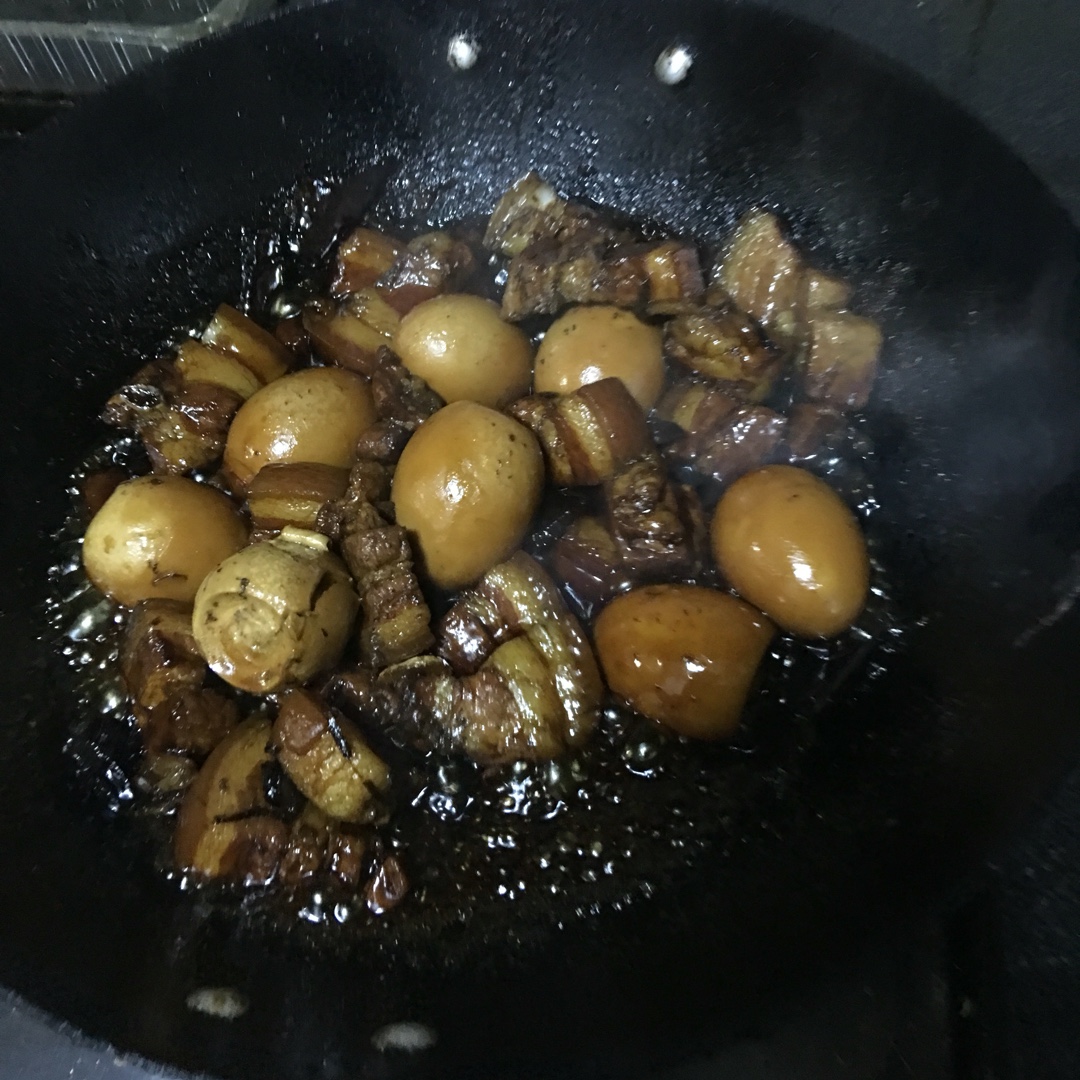 吃着碗里望着锅里的红烧肉
