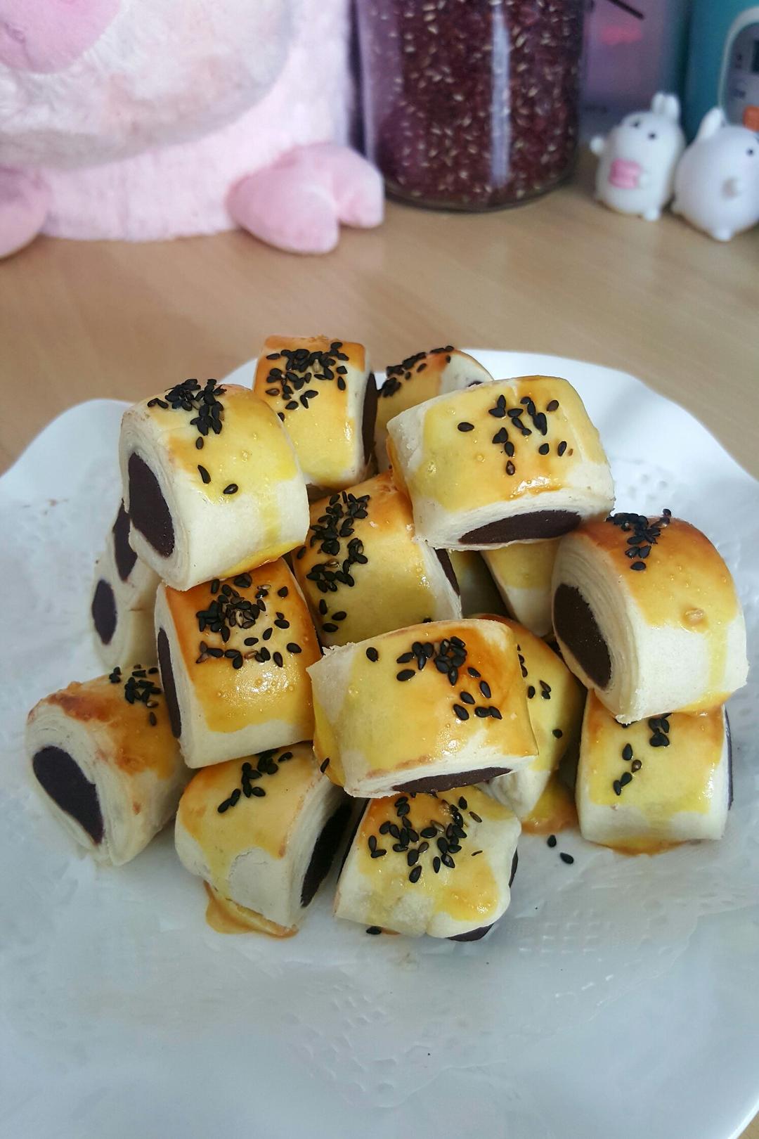 晓琰私厨做的豆沙小酥卷