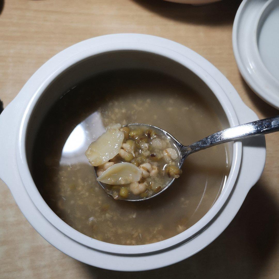 百合绿豆薏米汤
