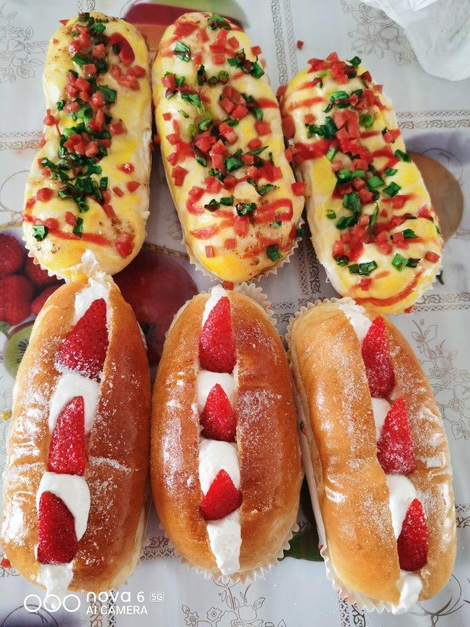 颜值奶油草莓甜心小面包