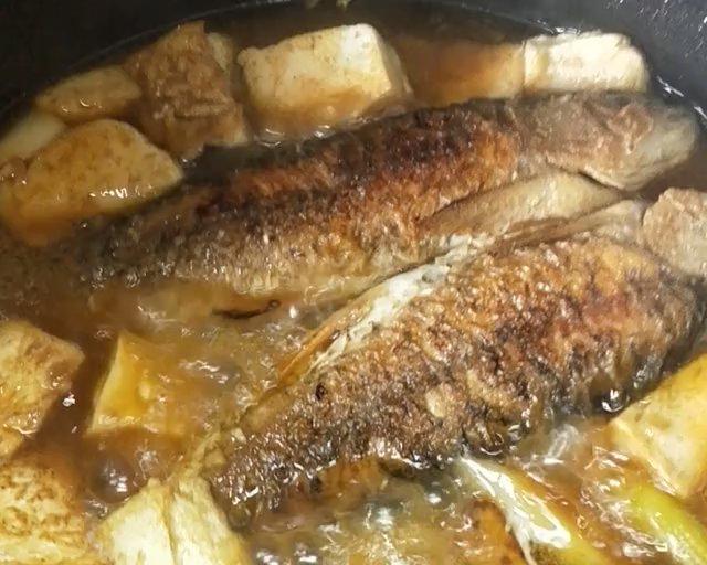 河鱼豆腐煲的做法