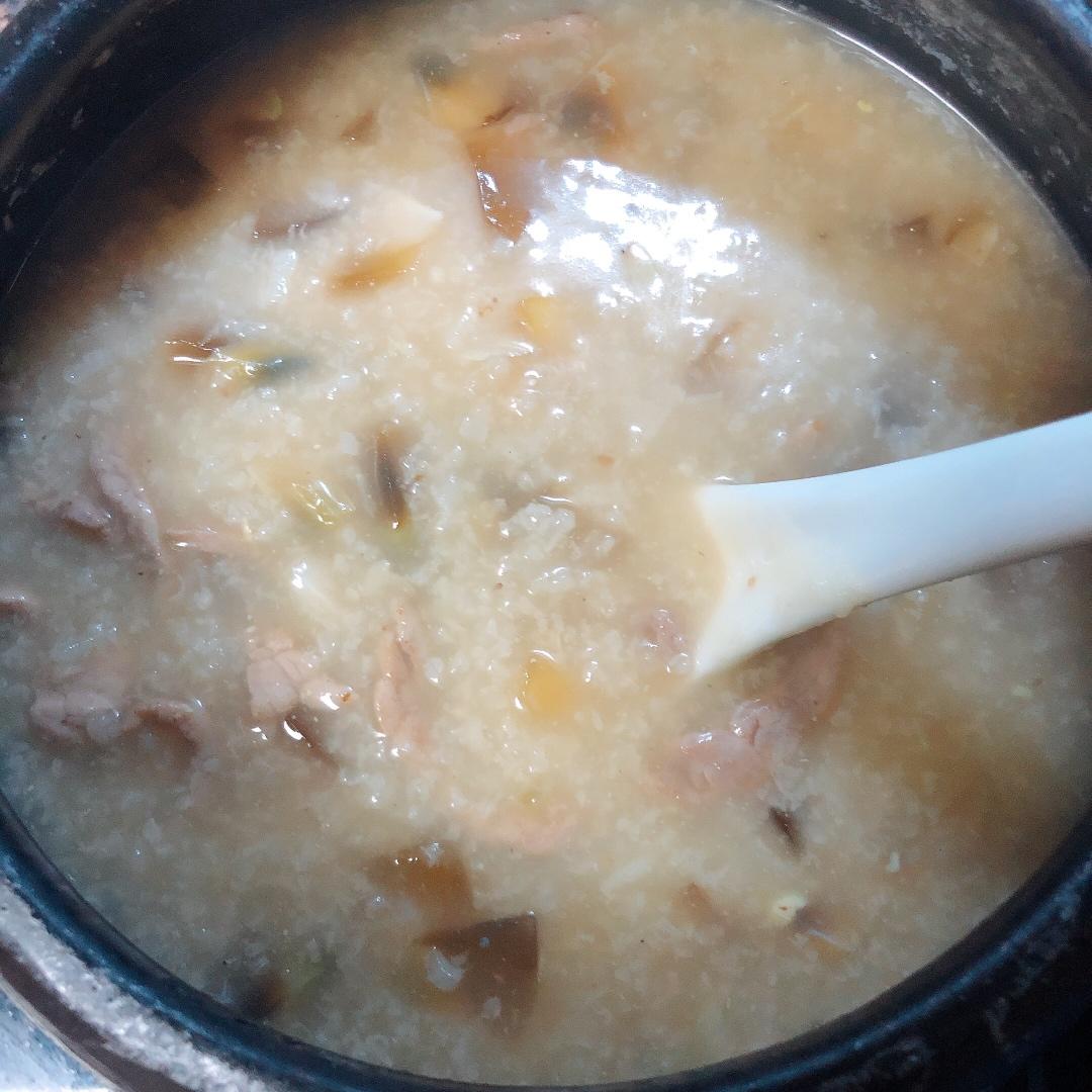 妈妈👩教我做的皮蛋瘦肉粥🥣简单快捷美味😋
