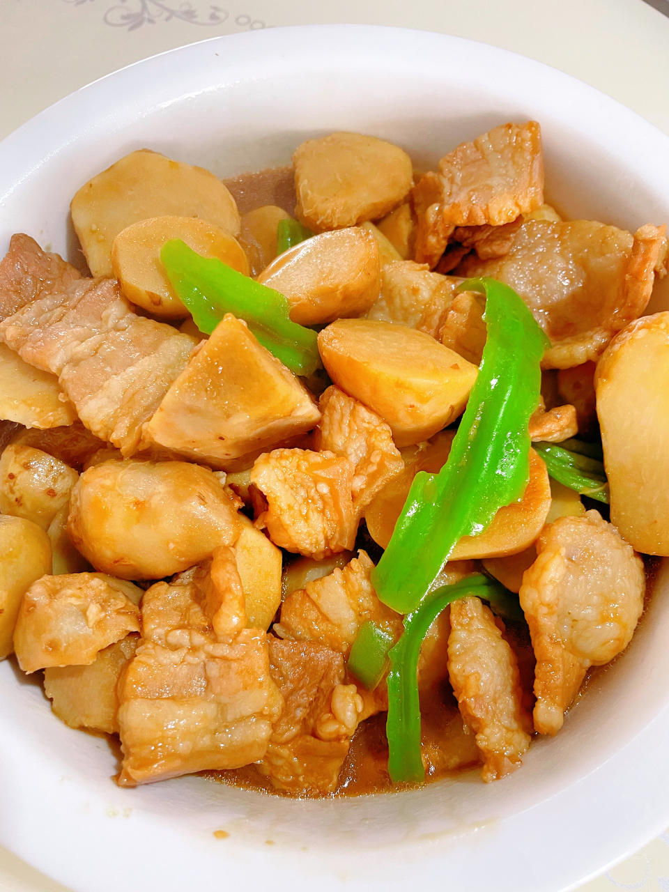 曹艹做的芋头烧肉