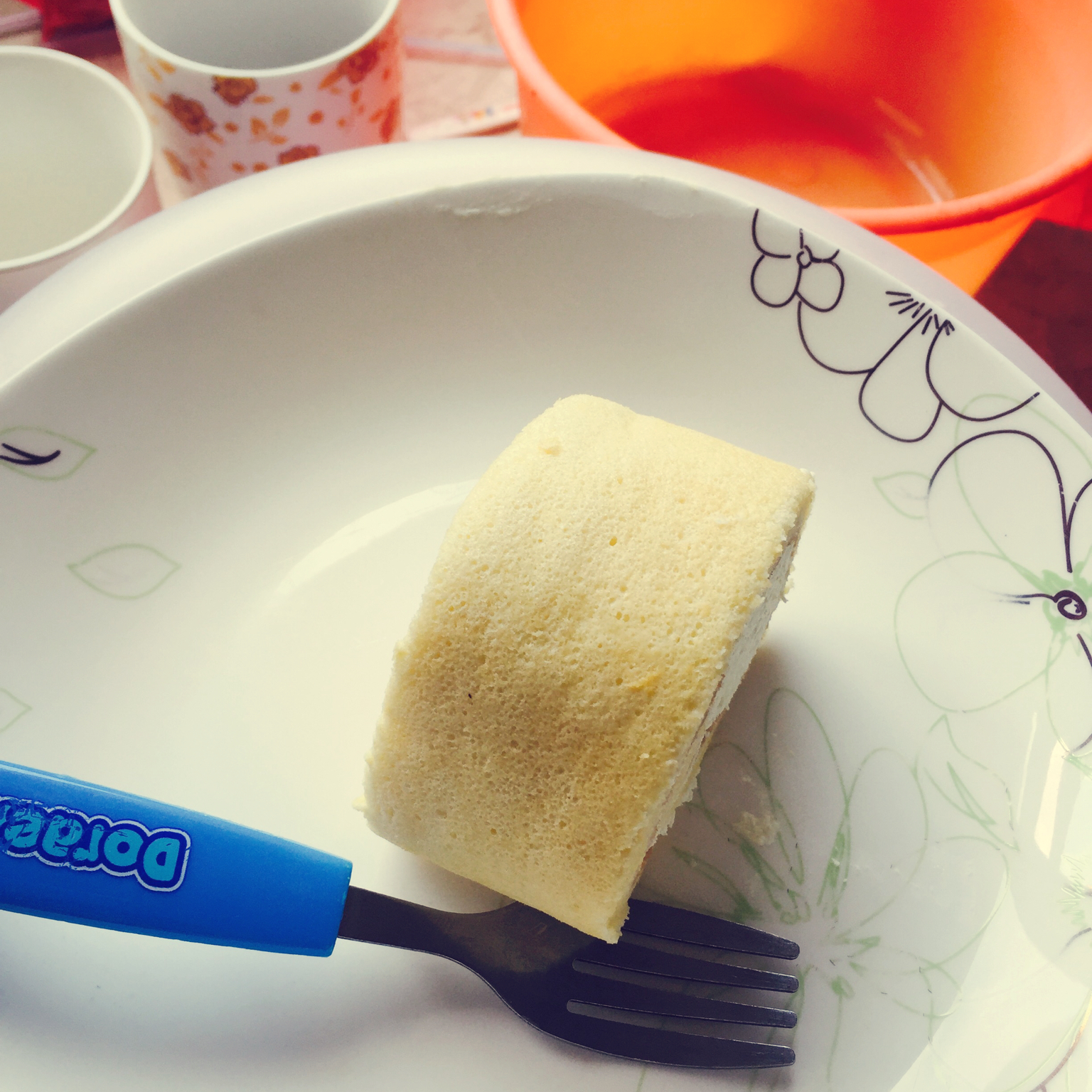 《Tinrry下午茶》教你做基础原味蛋糕卷