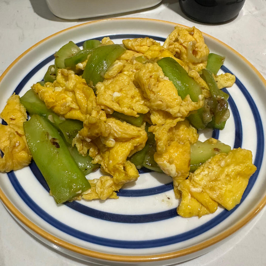鲜香美味！好吃到舔盘的丝瓜炒鸡蛋
