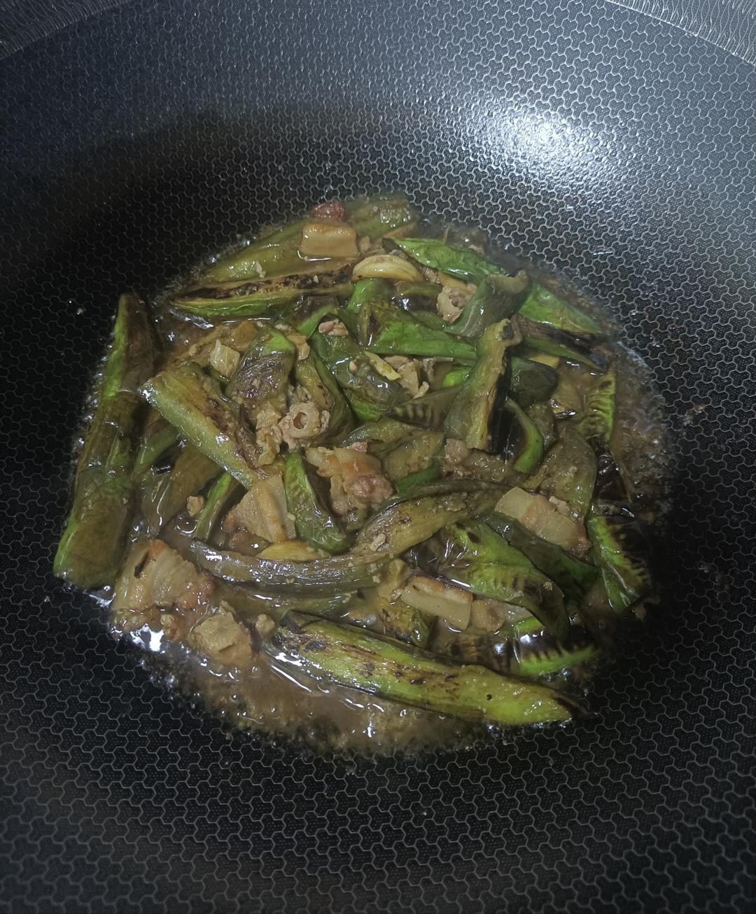 不费油的梅香咸鱼茄子煲