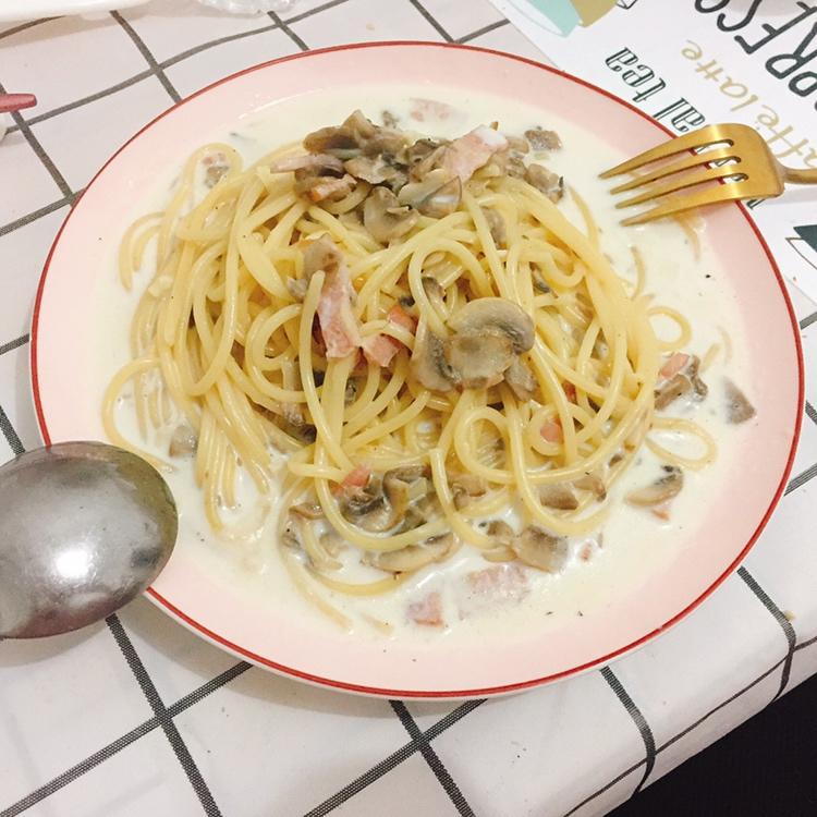 奶油蘑菇意大利面