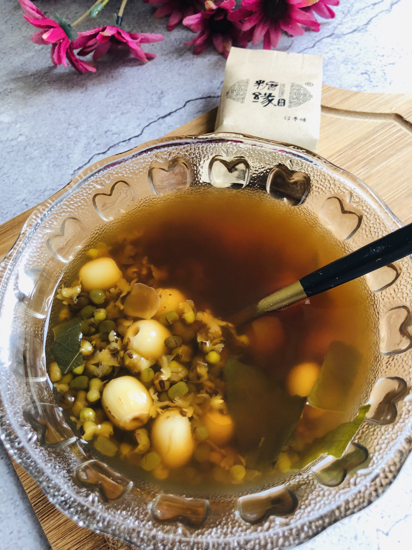 清热解暑荷叶绿豆汤