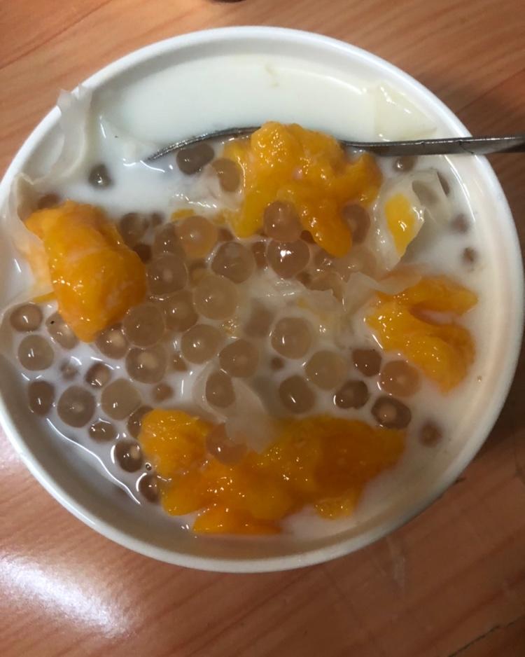 芒果银耳椰汁西米露