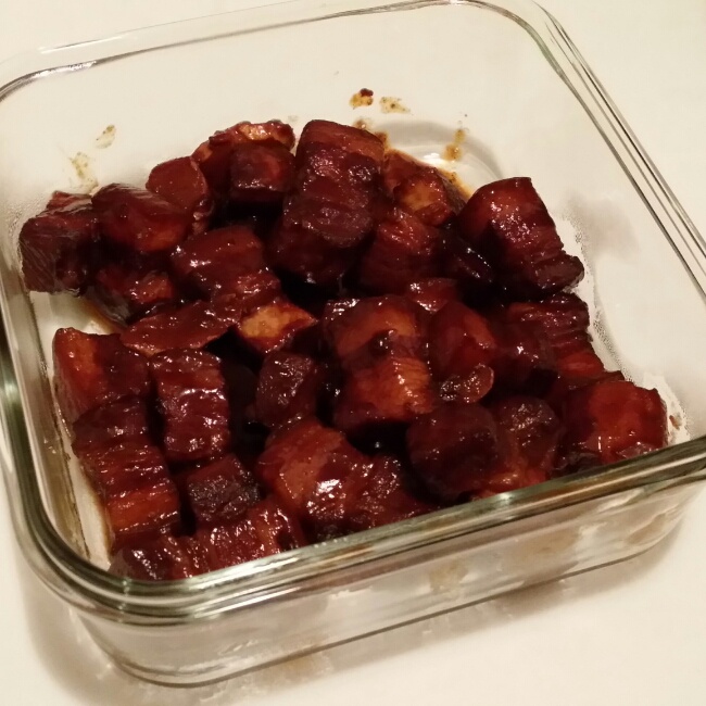 吃着碗里望着锅里的红烧肉