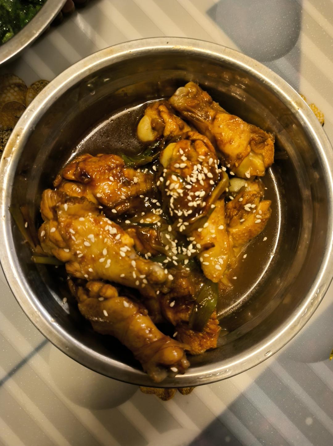 好吃到舔手指的「蒜香蜜汁鸡翅根」👍