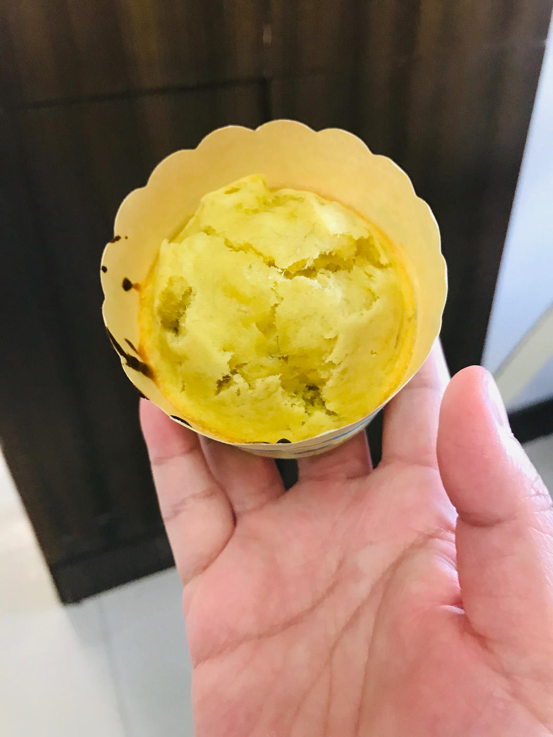 只需搅拌入烤箱的香蕉麦芬