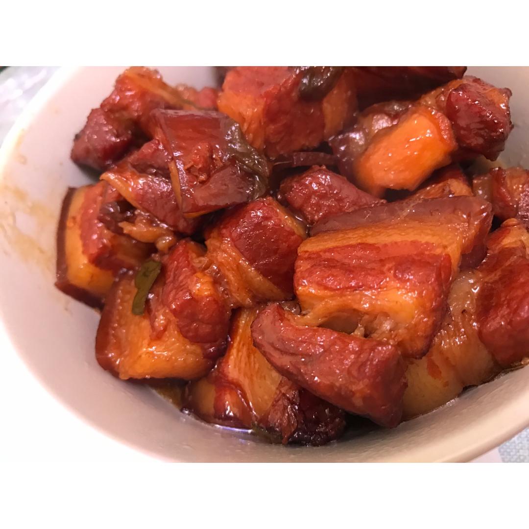 吃着碗里望着锅里的红烧肉