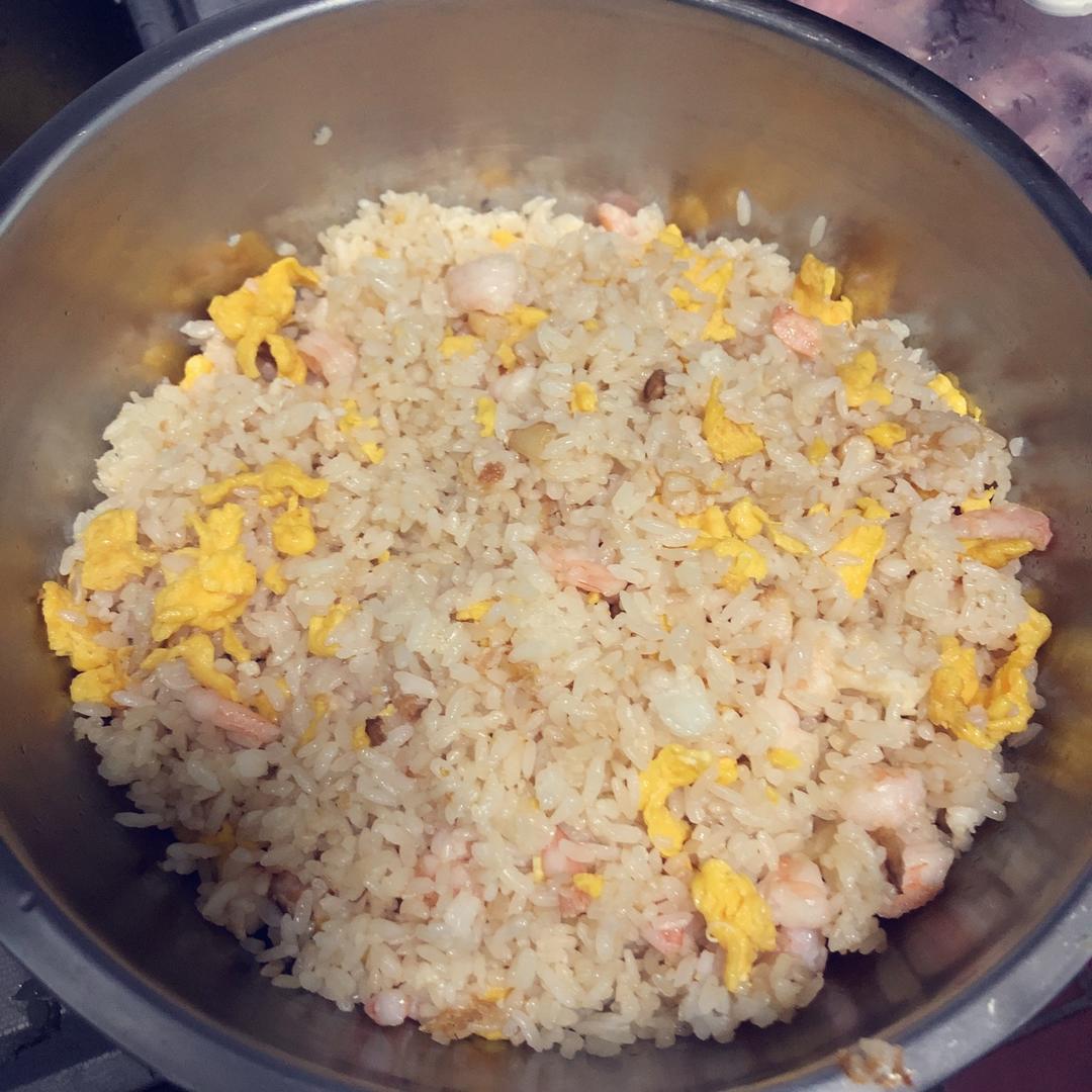 虾仁鸡蛋炒饭