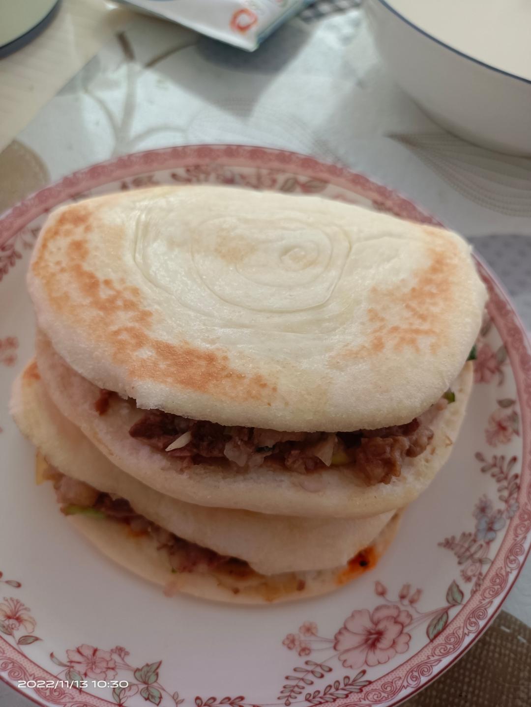 肉夹馍(白吉馍的制作)