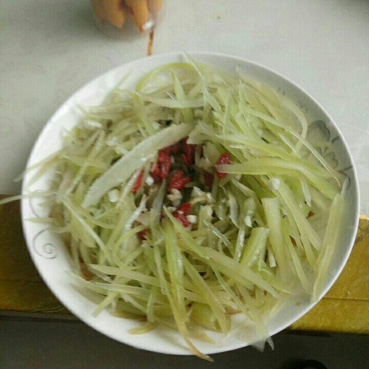 凉拌莴笋
