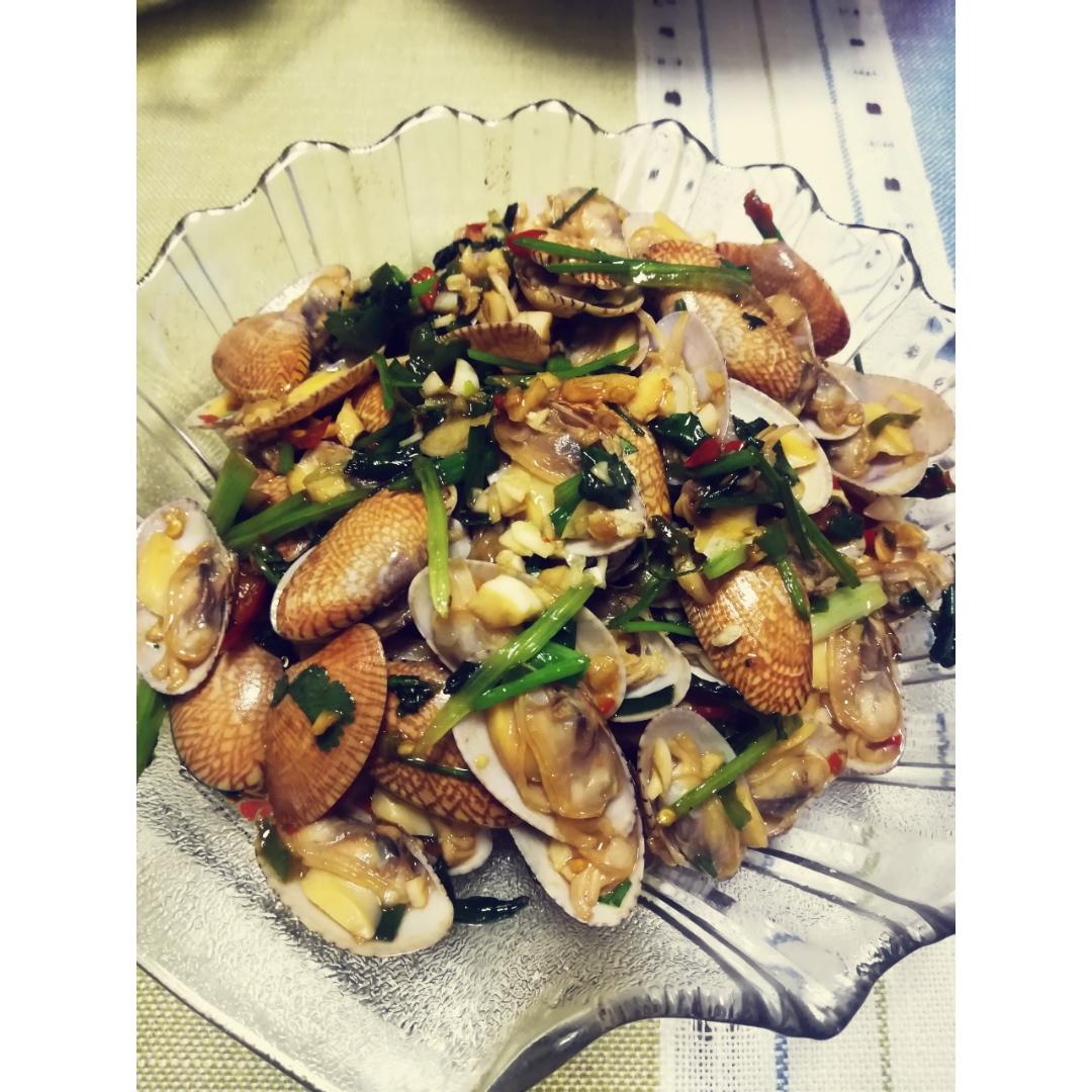蒜香炒花甲