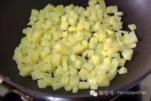 土豆腊肠焖饭的做法 步骤6