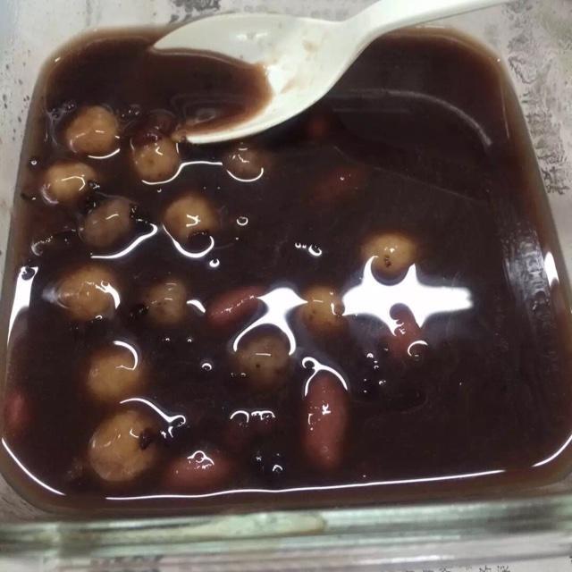 红糖黑米小丸子粥的做法