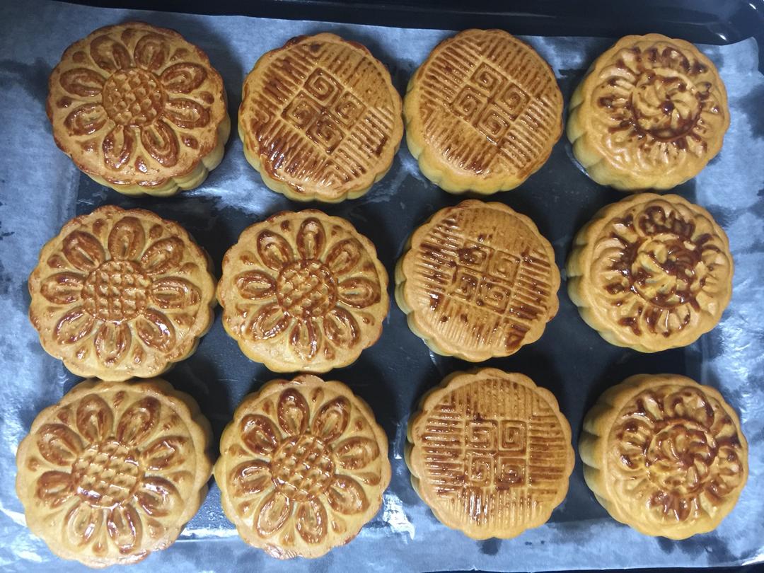 广式月饼——蛋黄莲蓉月饼