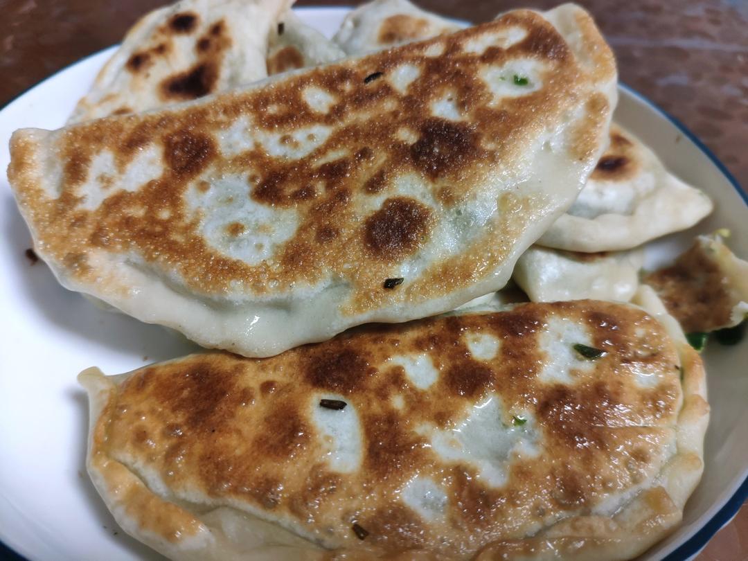 吹弹可破的韭菜盒子