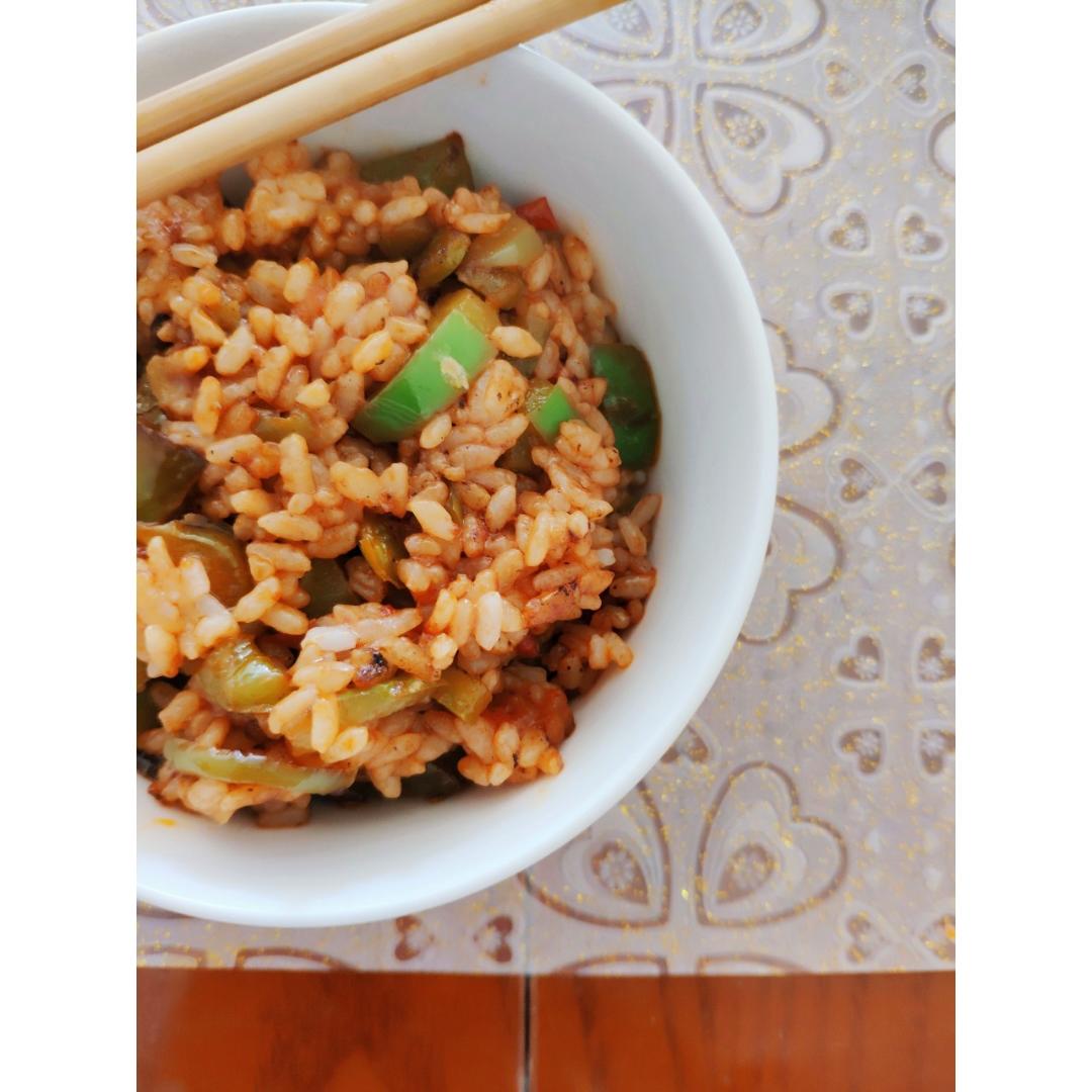 红色系茄汁炒饭