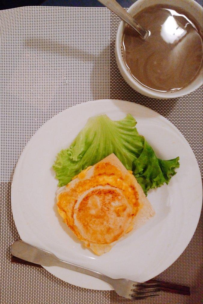 荷包蛋土司