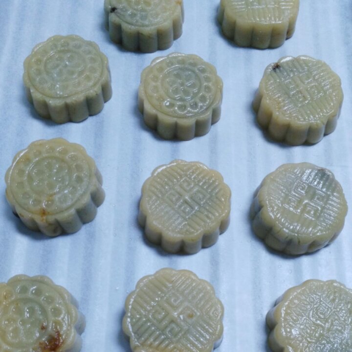 广式月饼－－蛋黄豆沙月饼