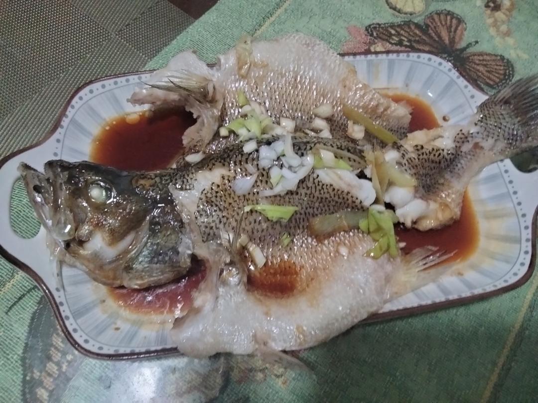 10分钟做 清蒸鲈鱼 （附切鱼图解）