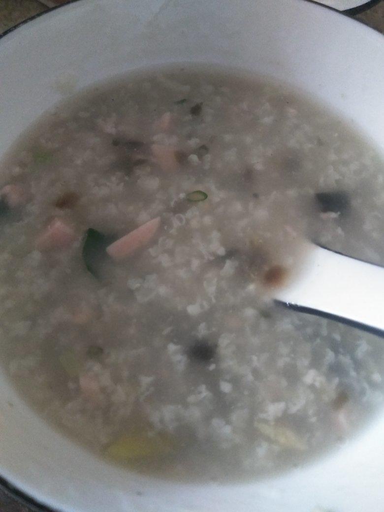 电饭锅版皮蛋瘦肉粥