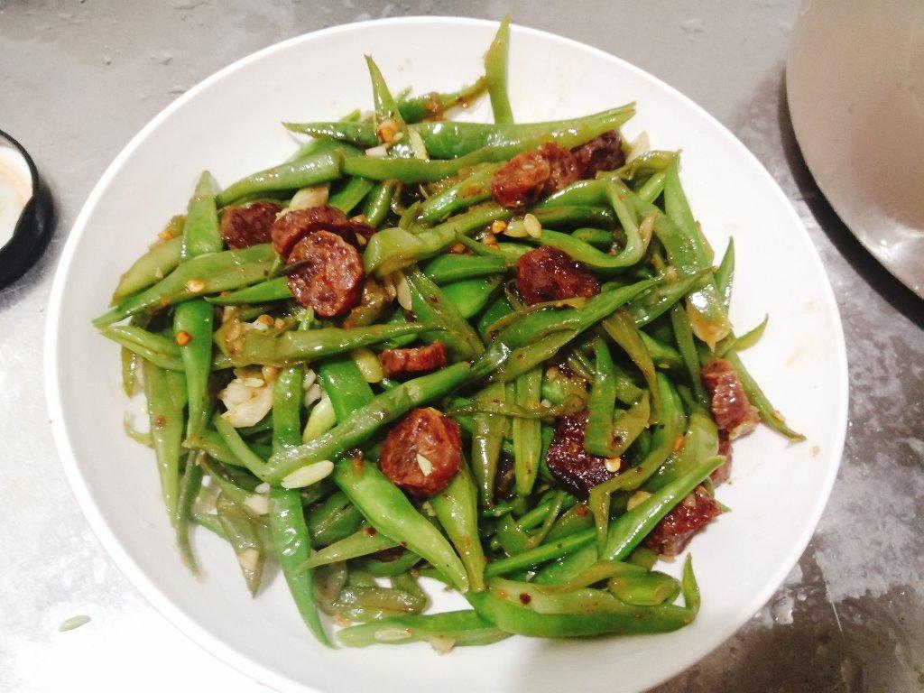 广式腊肠炒长豆角