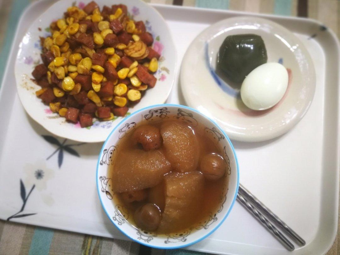 火腿肠红椒炒玉米粒