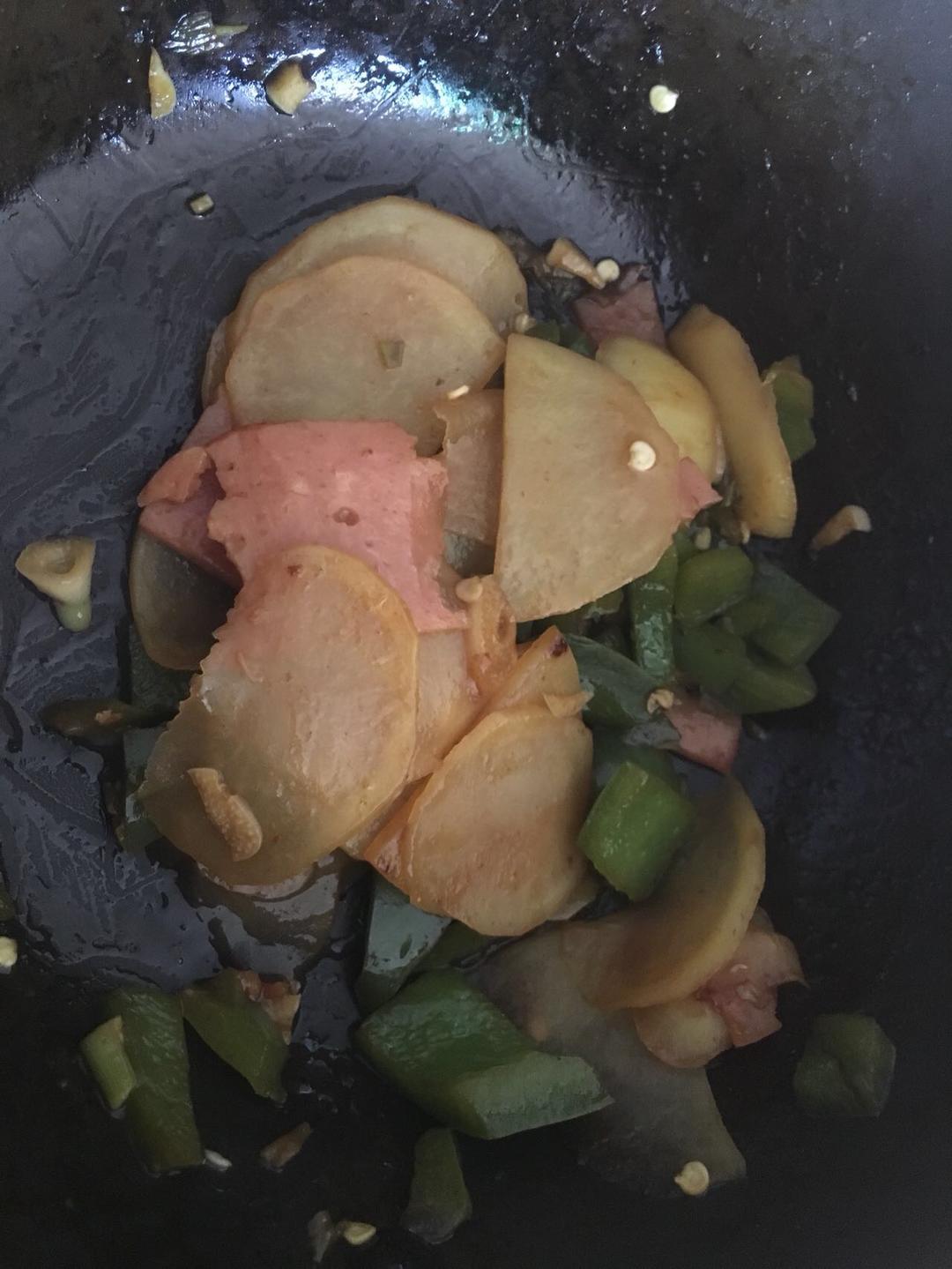 比肉都好吃的青椒炒土豆片😋简单又美味❗️