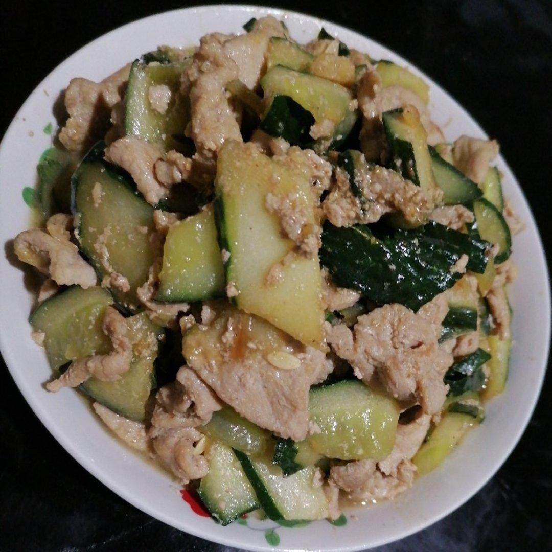 黄瓜炒牛里脊