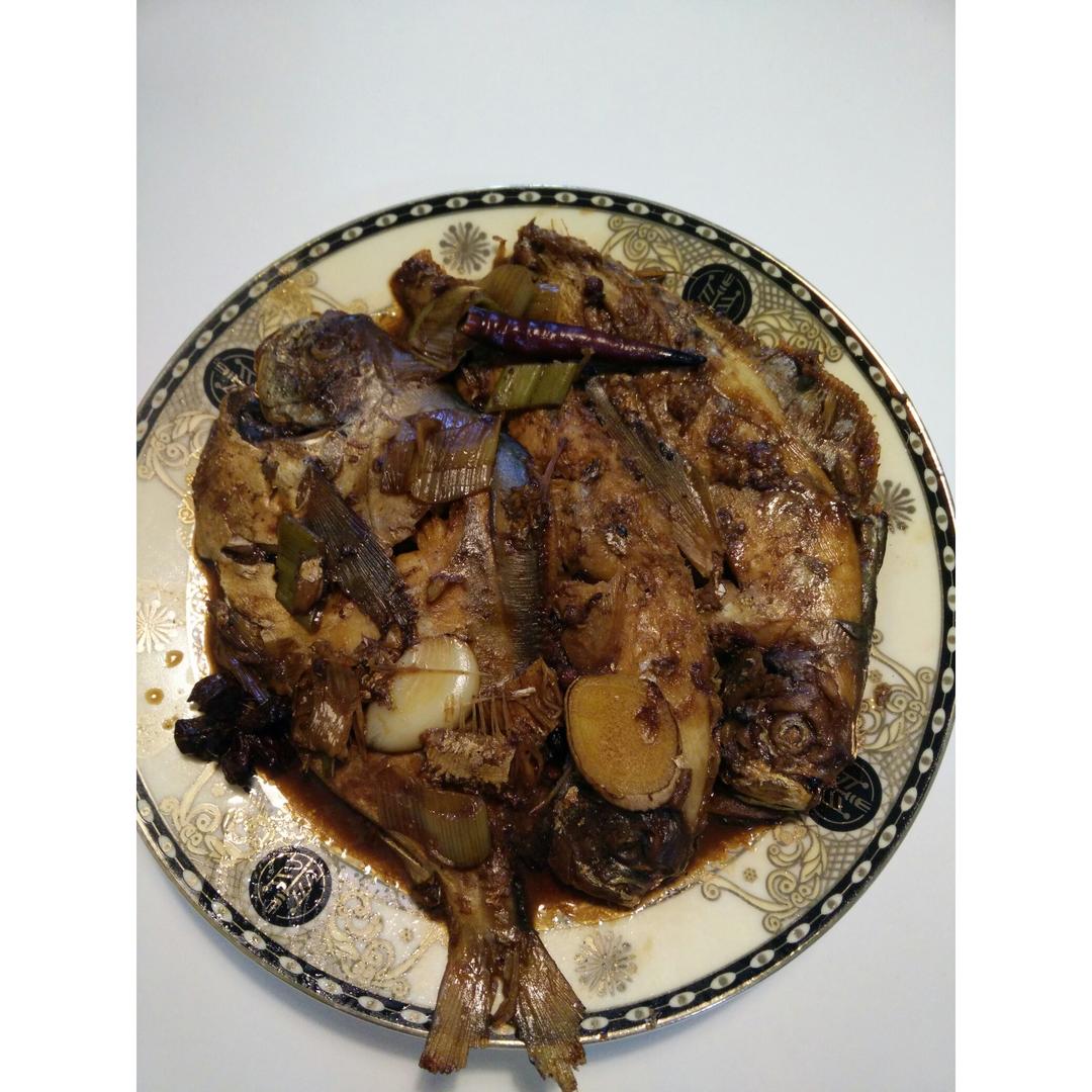 传统中式红烧平鱼